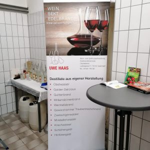 Weiler besichtigt Brennerei Haas in Geislingen