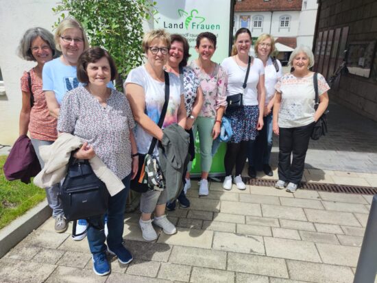 Landfrauen Unterböhringen besuchten die Wander Ausstellung in Uhingen