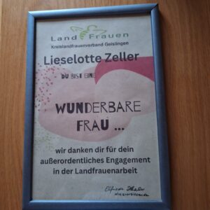 Ehrung für Frau Zeller beim Frauenfrühstück